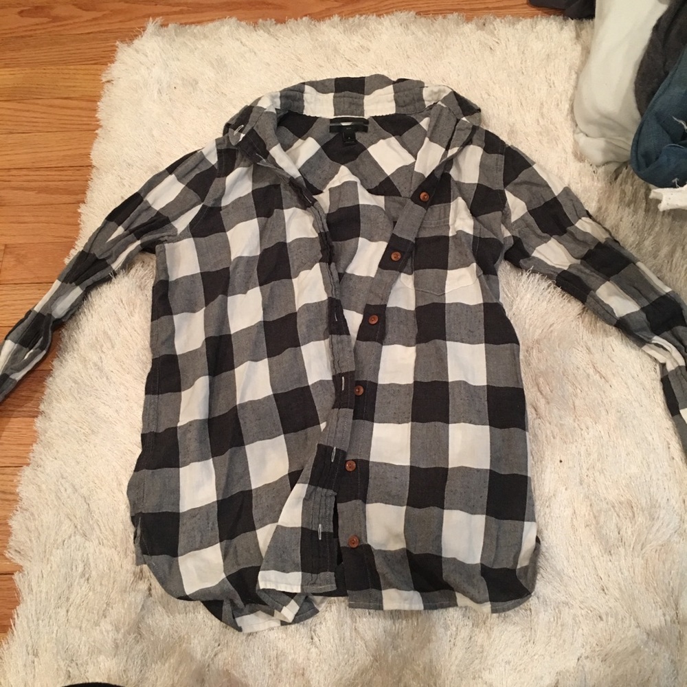 J crew black and white plaid button up